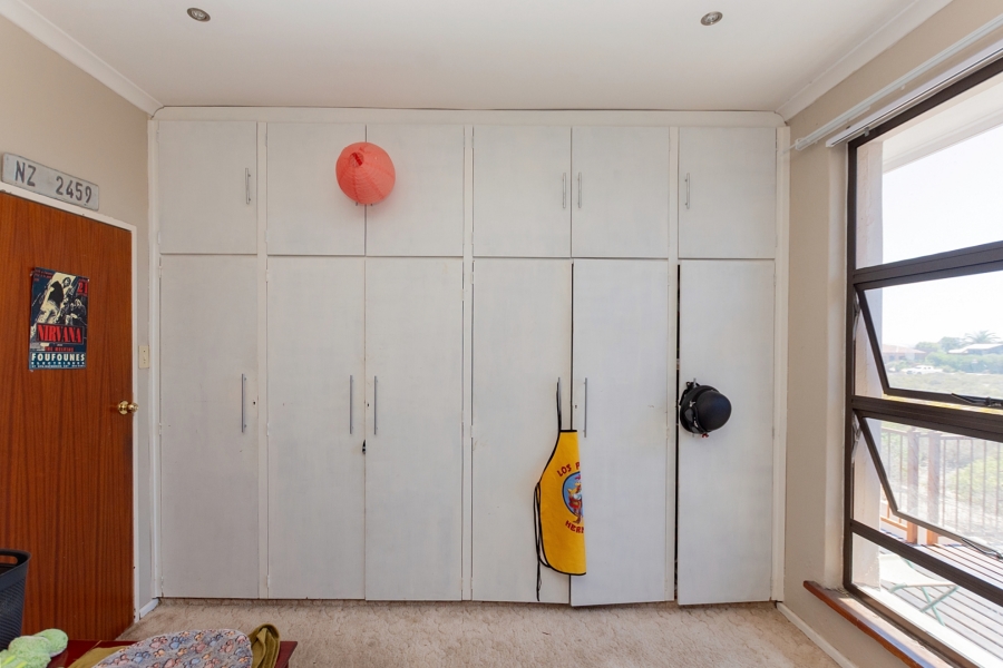 6 Bedroom Property for Sale in Middedorp Western Cape